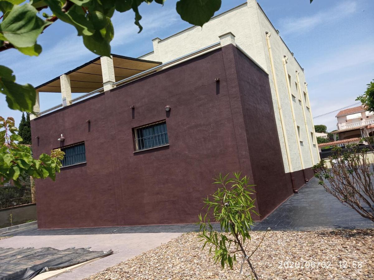 Vila Txalet Ra Frente Al Mar Calafell Exteriér fotografie
